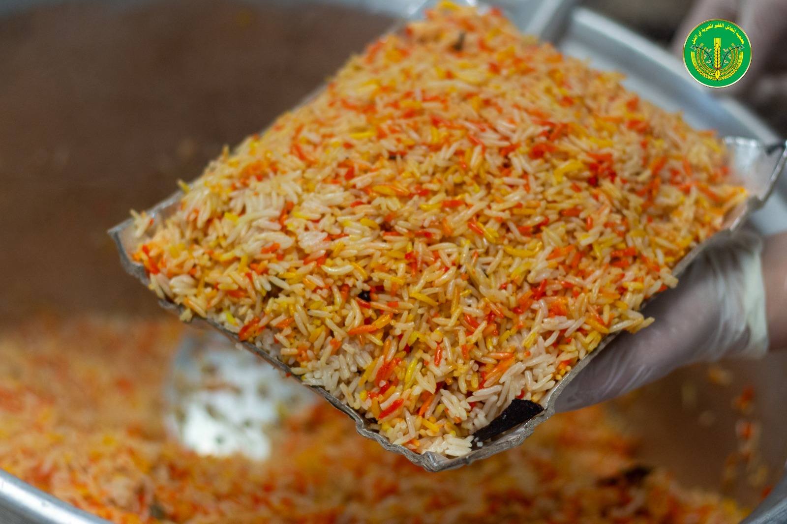 يستمر مطبخ الخير التابع لجمعية إنعاش الفقير في تقديم ألذ وأطيب الوجبات ضمن خدمة الطلبات الخارجية